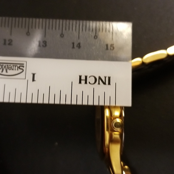 Women Swiss Army watch. New with original box. Gold stainless steel. - Picture 4 of 7